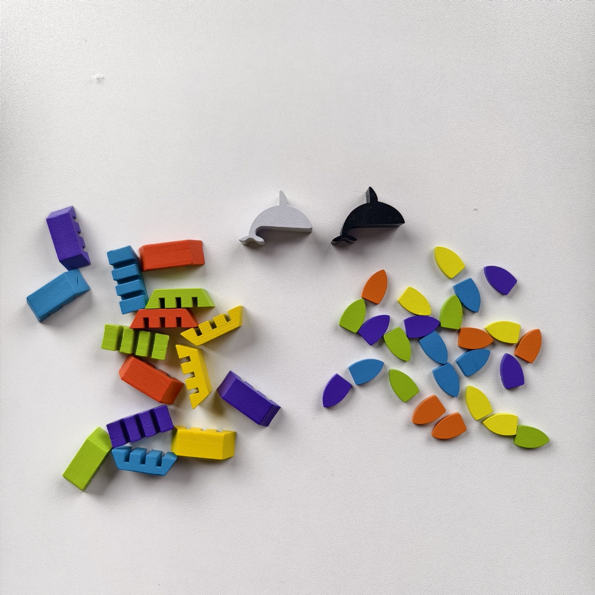 Whale to Look Bilingual Oink Games Board Game