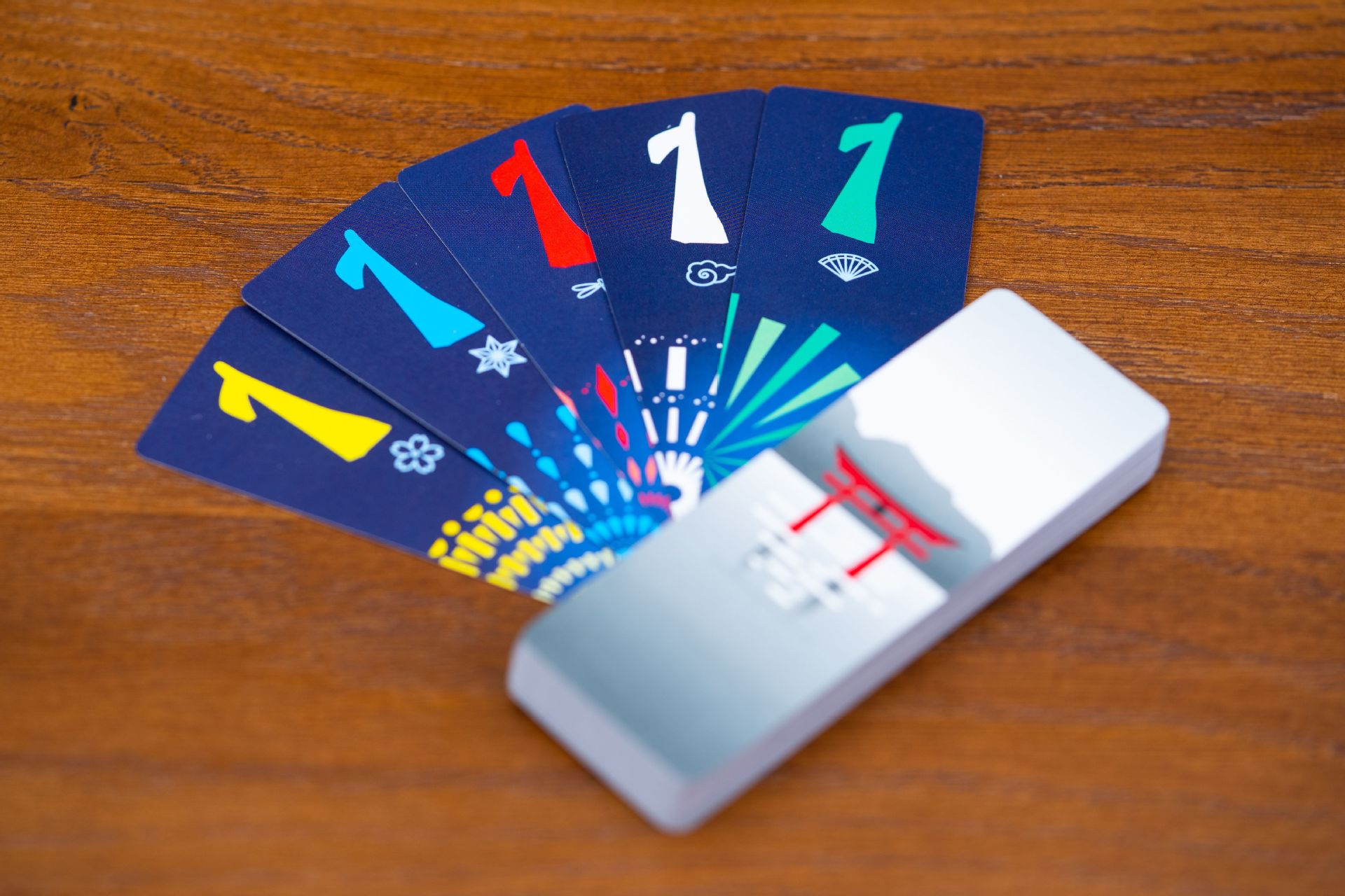 Hanabi Deluxe Chinese Cooperative Card Game product view 3